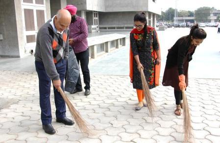 Swachh-Bharat-Abhiyan-in-GMCH